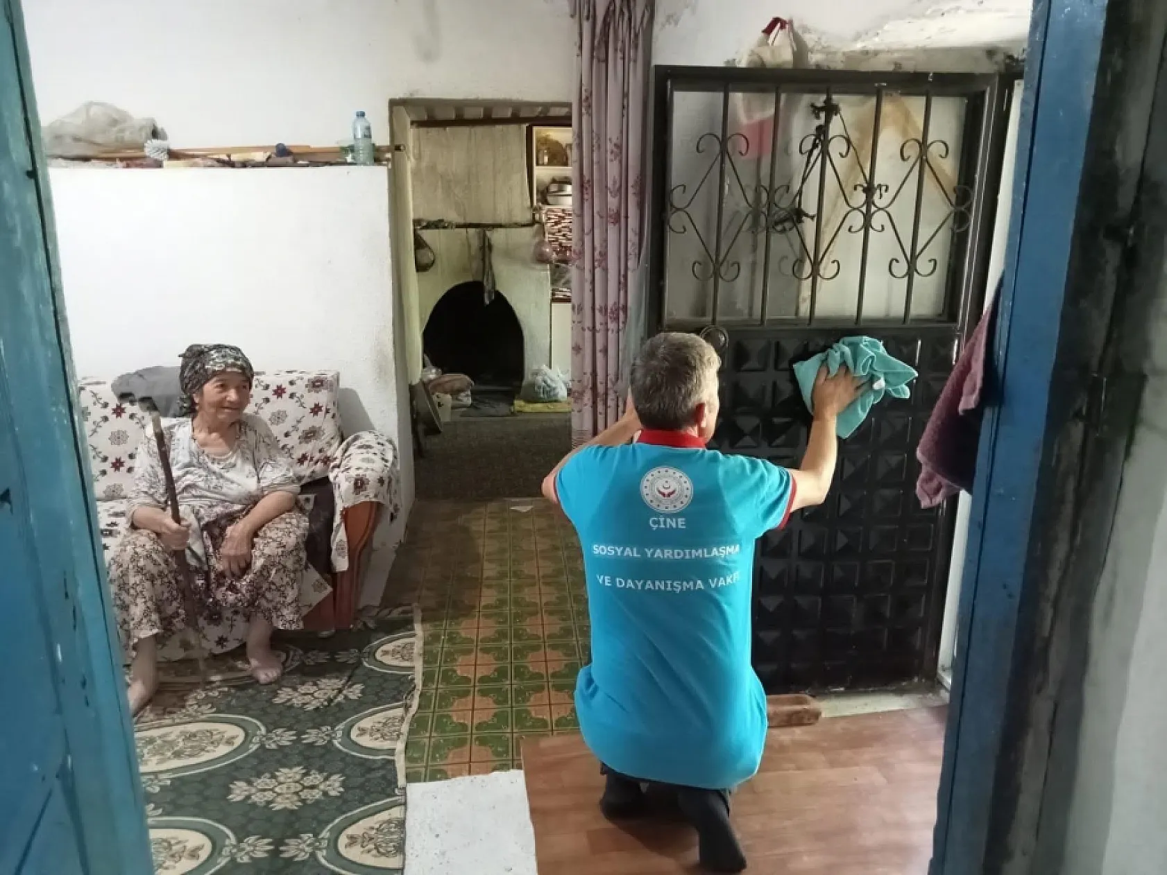 Çine'de ihtiyaç sahiplerinin kapısını Vefa çalıyor