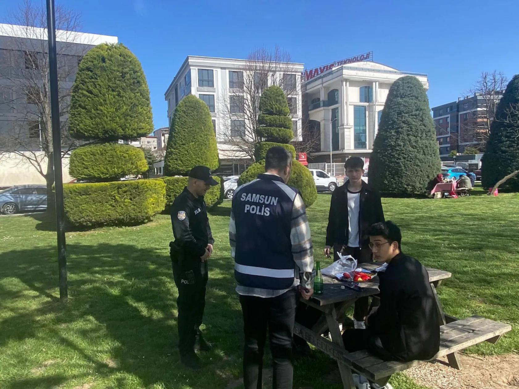 Çarşamba'da okul önlerinde sıkı denetim