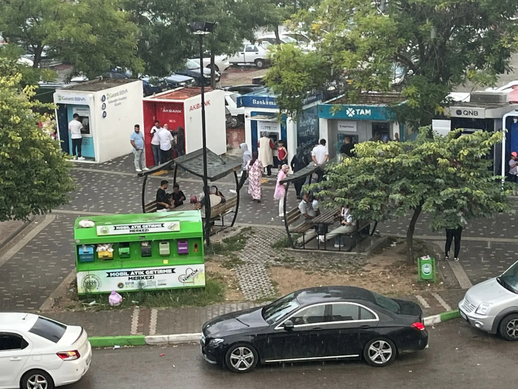 Çarşamba'da yağmur, ansızın yakaladı!