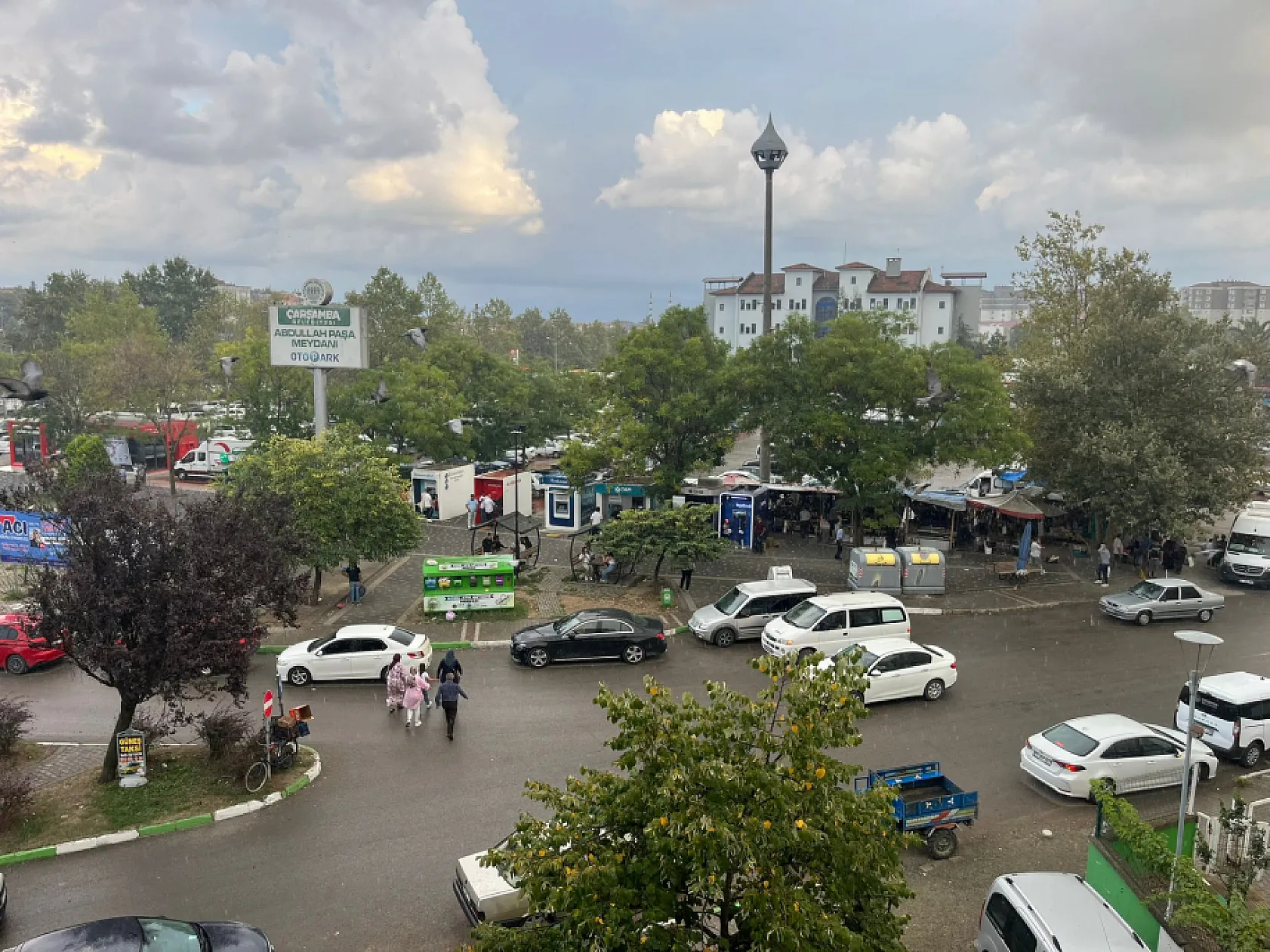 Çarşamba'da yağmur, ansızın yakaladı!