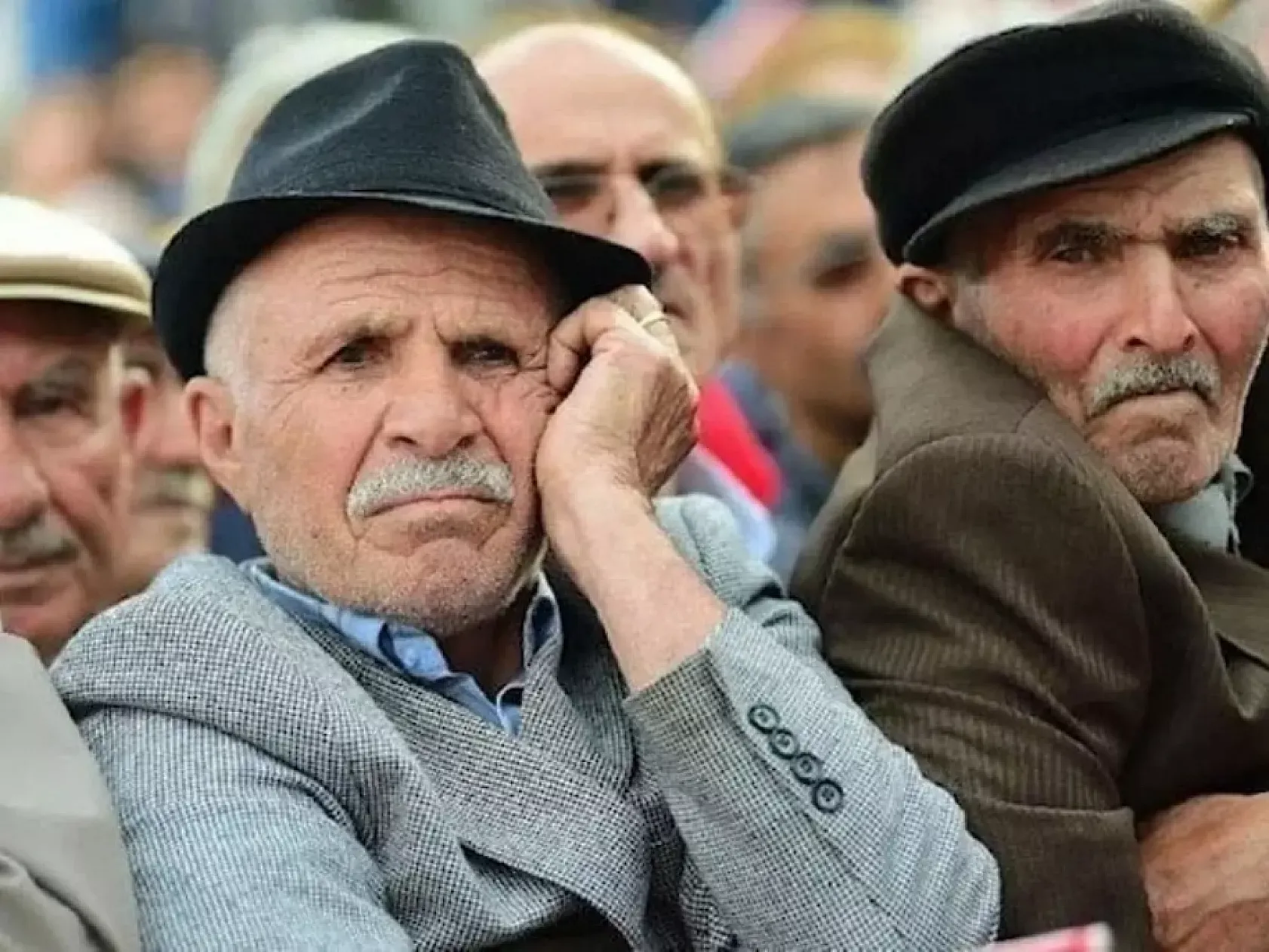 Emeklilerin bayram ikramiyesi ve maaş Ödemeleri Başladı