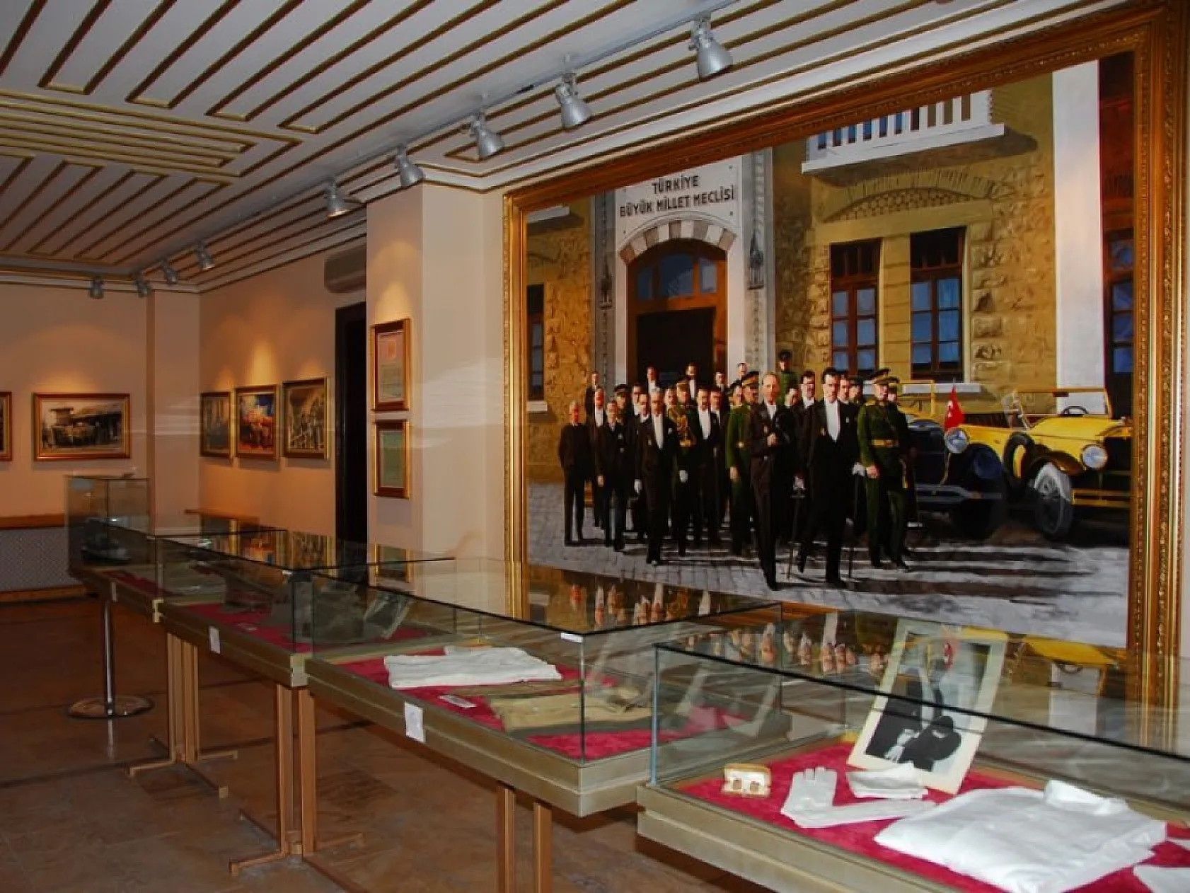 Mıntıka Palas'taki Sır! Atatürk'ün odasındaki halı motifleri neyi gizliyor?