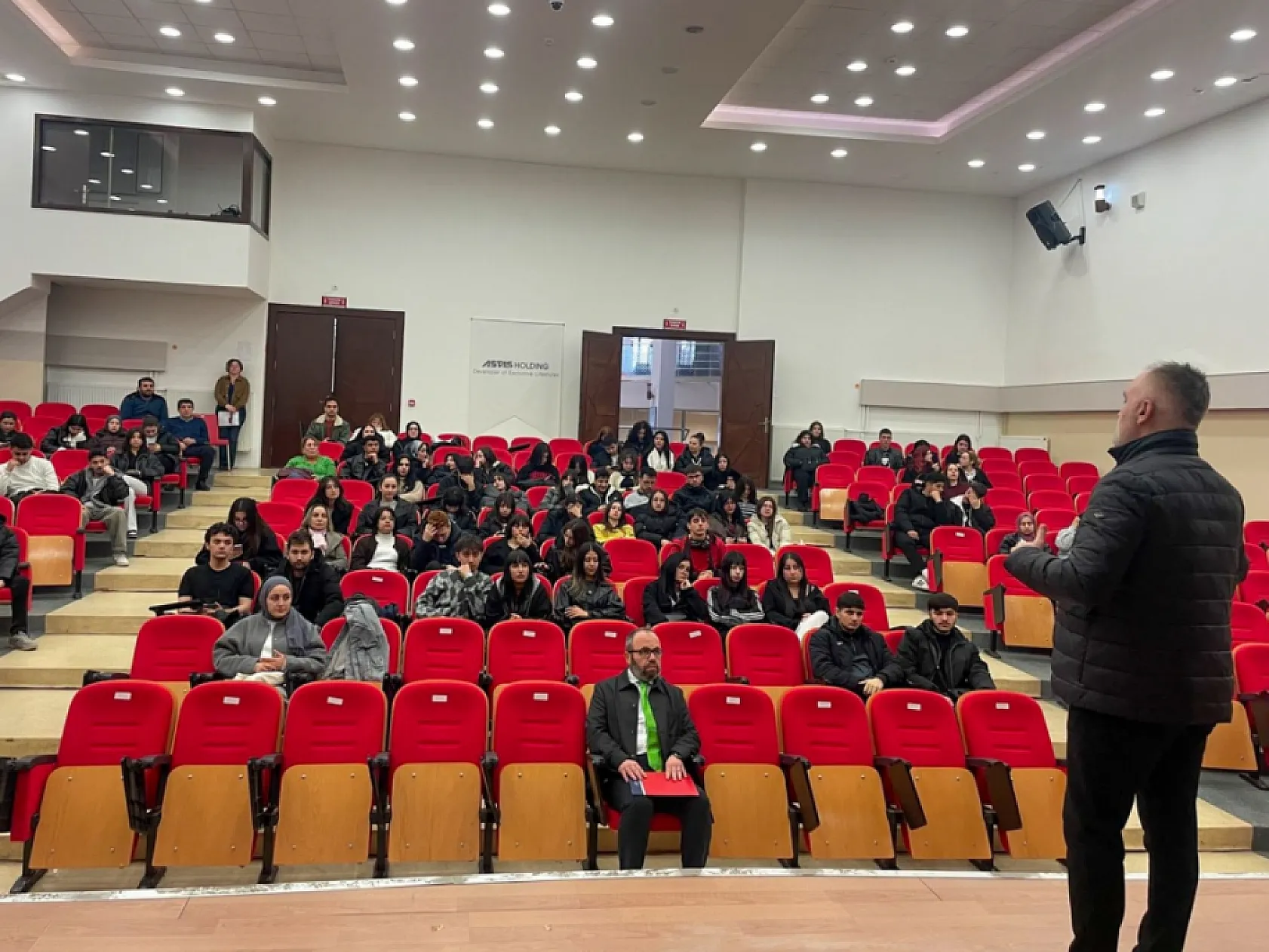 Ondokuz Mayıs Üniversitesi turizm fakültesi'nde yapay zeka konferansı