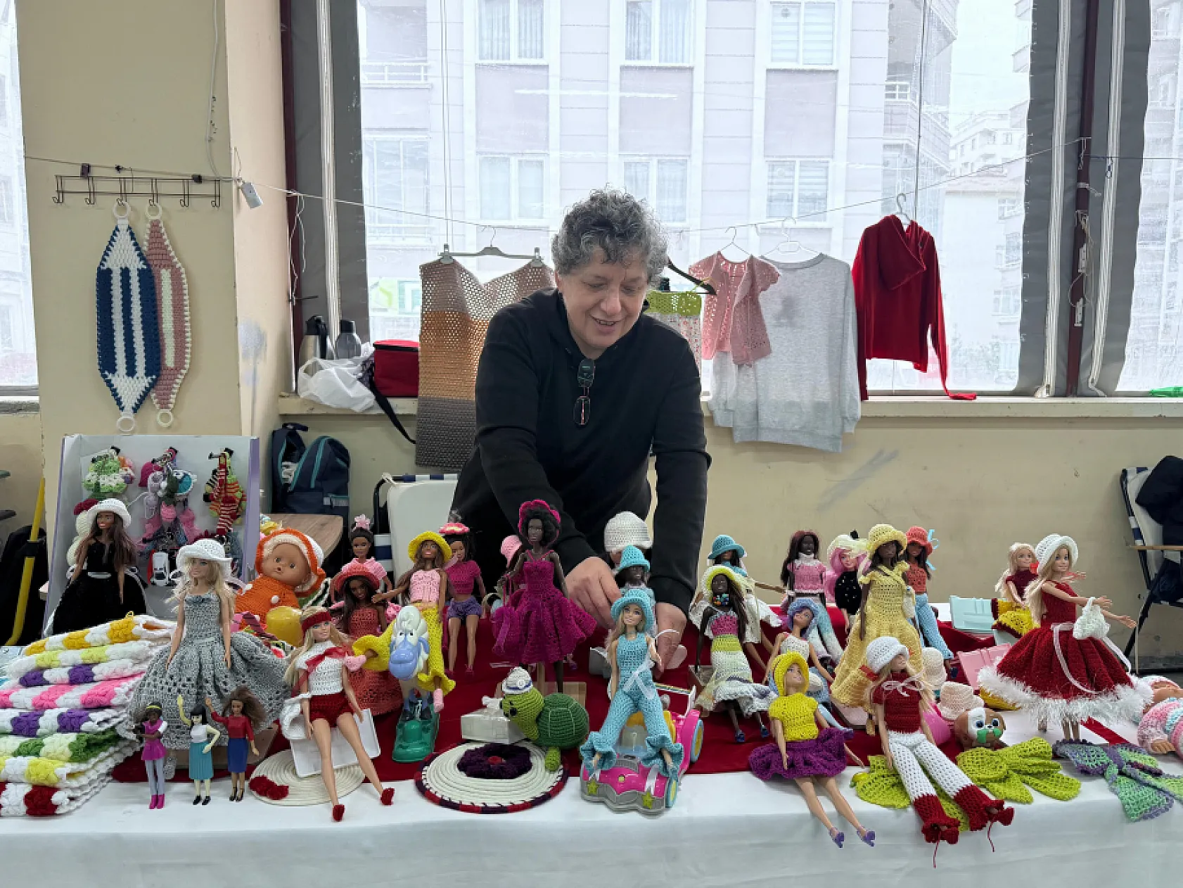 Sanatçıların tarzını oyuncak bebeklere uyarlıyor