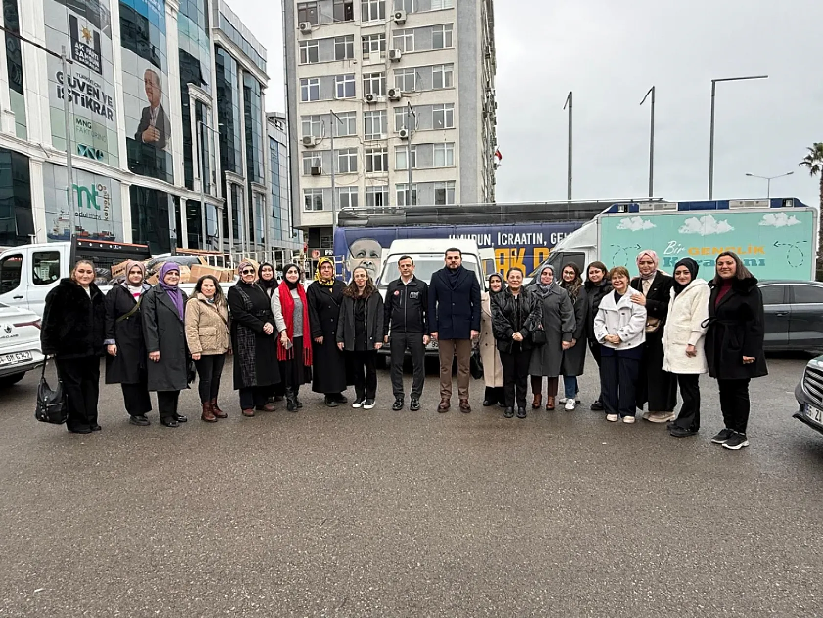 Samsun'dan Gazze'ye vicdan köprüsü: Yardım tırları dualarla yola çıktı