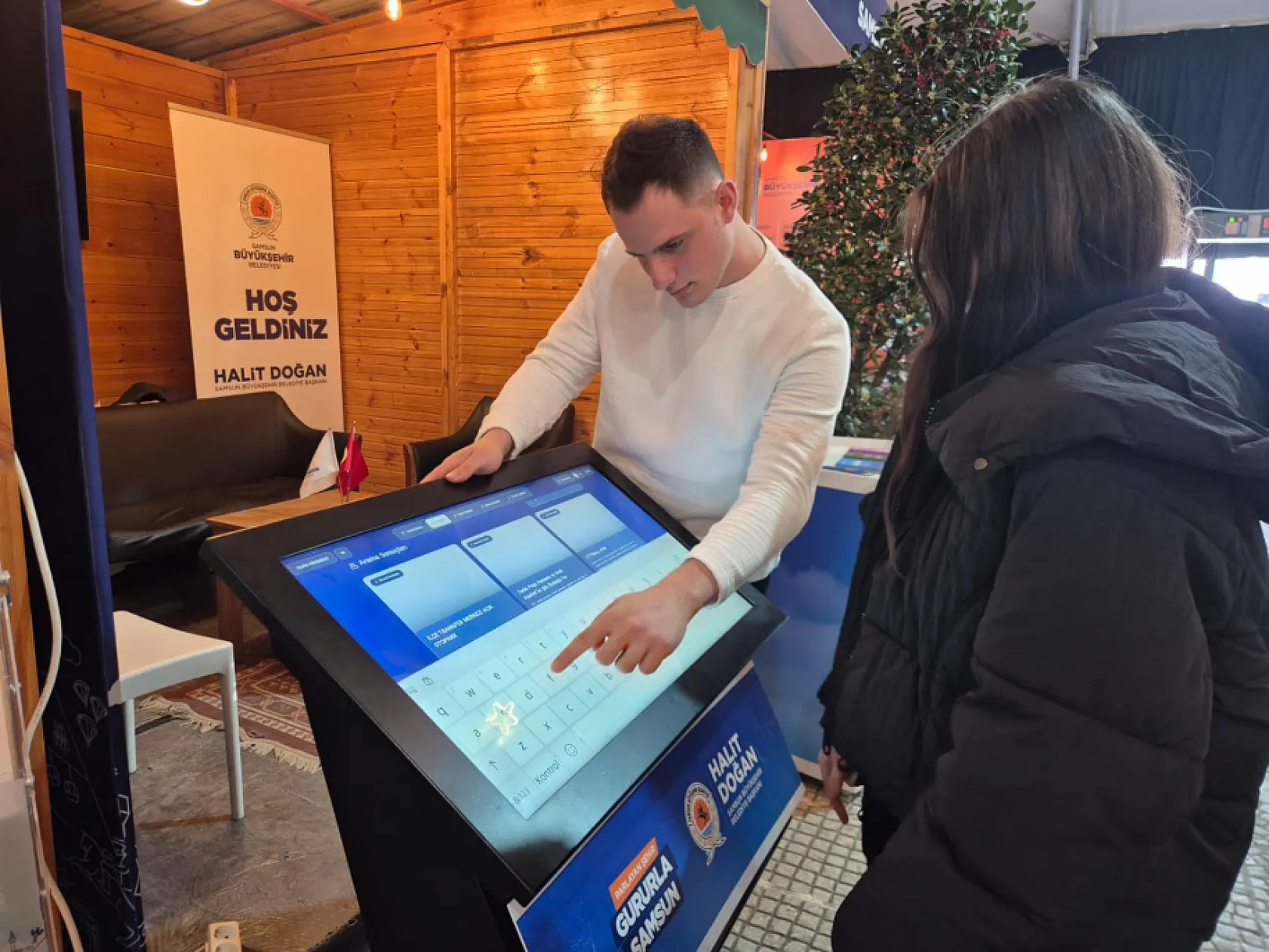 Büyükşehir standında dikkat çeken uygulama.. Turizmi tek bir cihazda topladılar