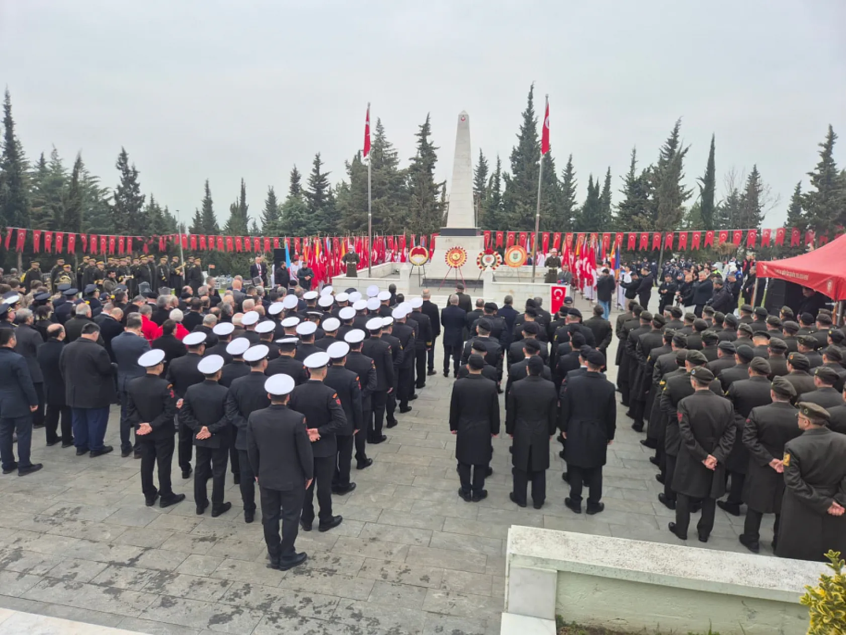 Samsun'da şehitler için saygı atışı