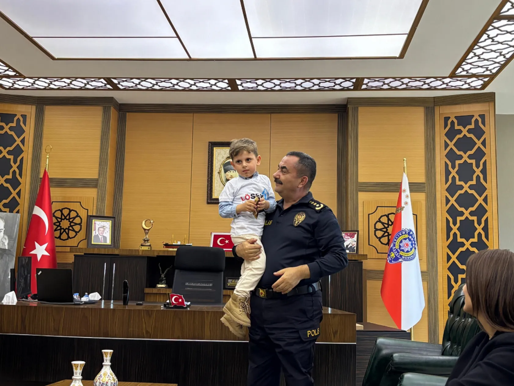 LÖSEV'li çocuklardan Polis Haftası'nda anlamlı ziyaret