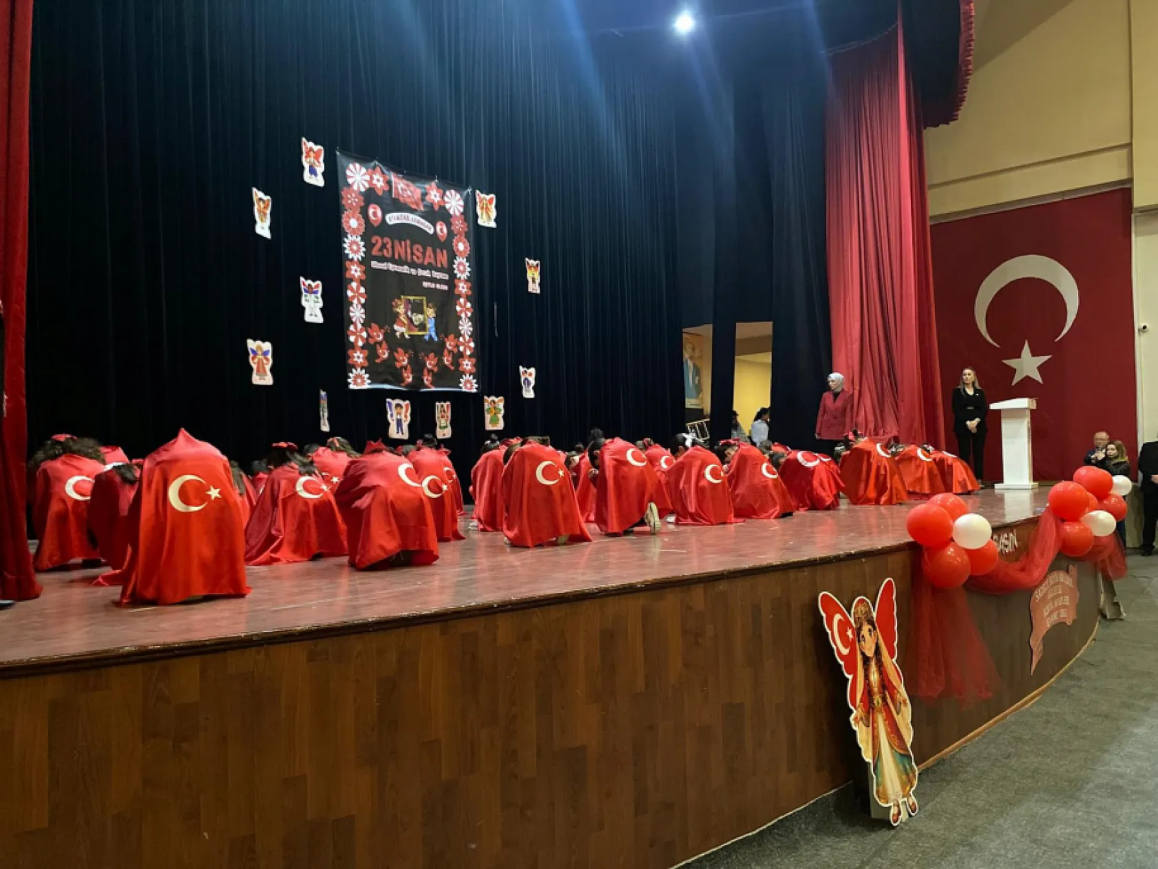 Minik yürekler 23 Nisan'da sahnede