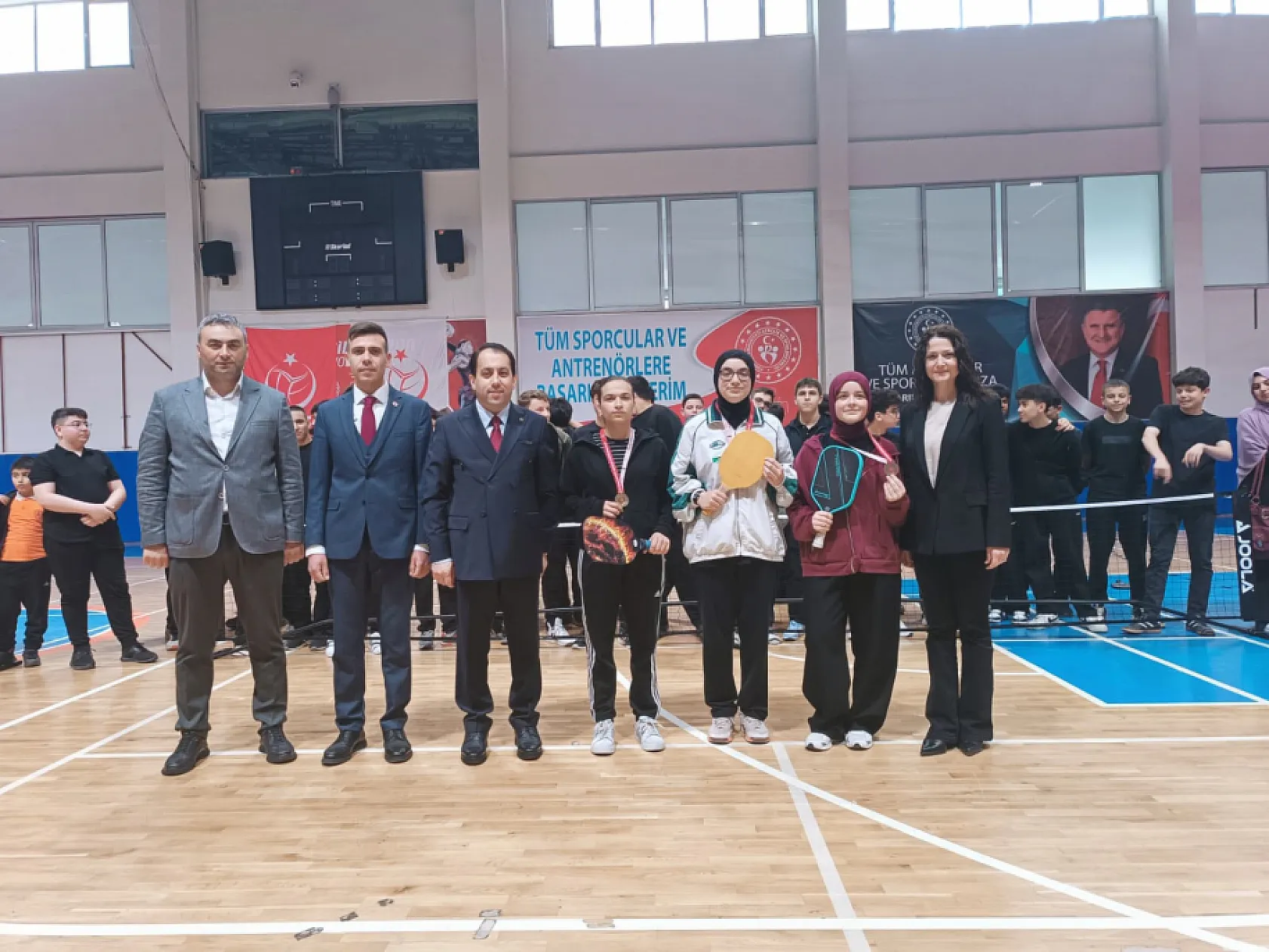Samsun'da gençlik haftası kapsamında pickleball turnuvası düzenlendi