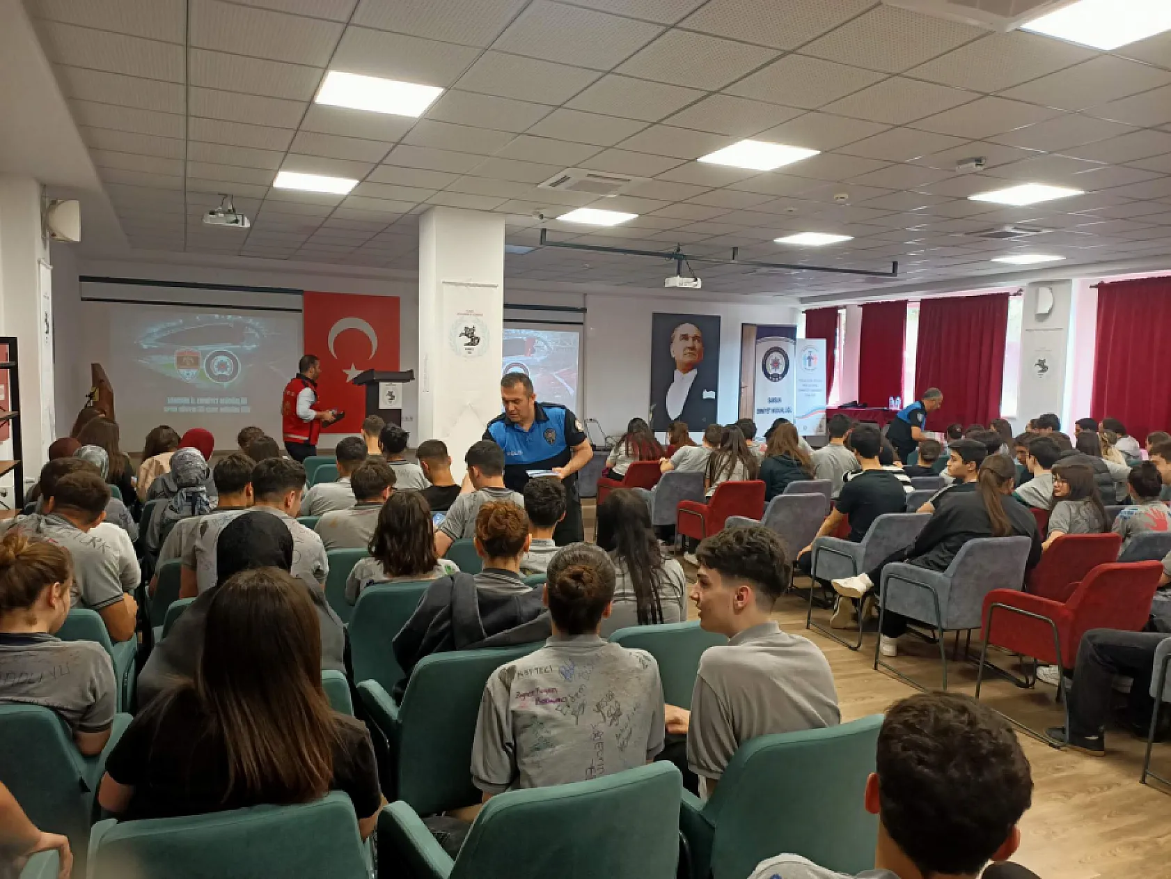 Gazi Anadolu Lisesi öğrencilerine sporda şiddetin önlenmesi eğitimi
