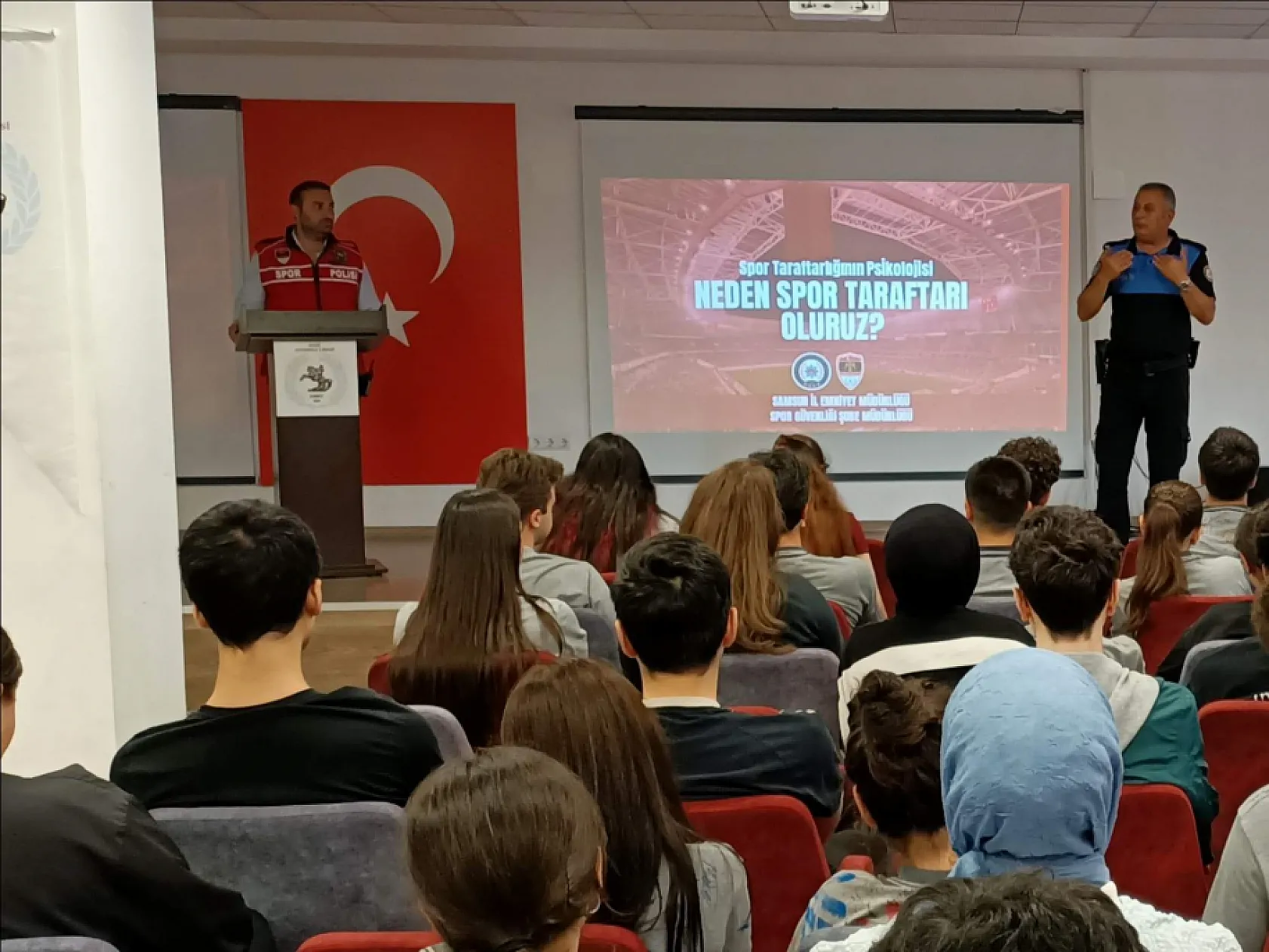 Gazi Anadolu Lisesi öğrencilerine sporda şiddetin önlenmesi eğitimi