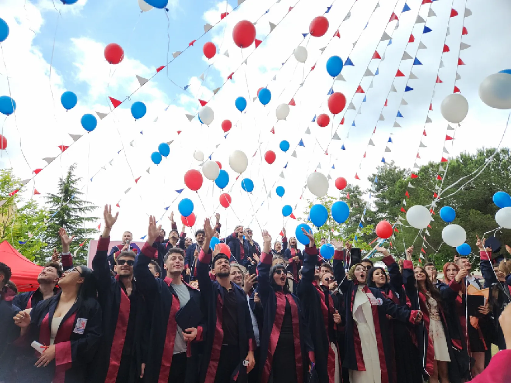 OMÜ'de 2025-2026 Akademik Yılı Mezuniyet Töreni Gerçekleştirildi