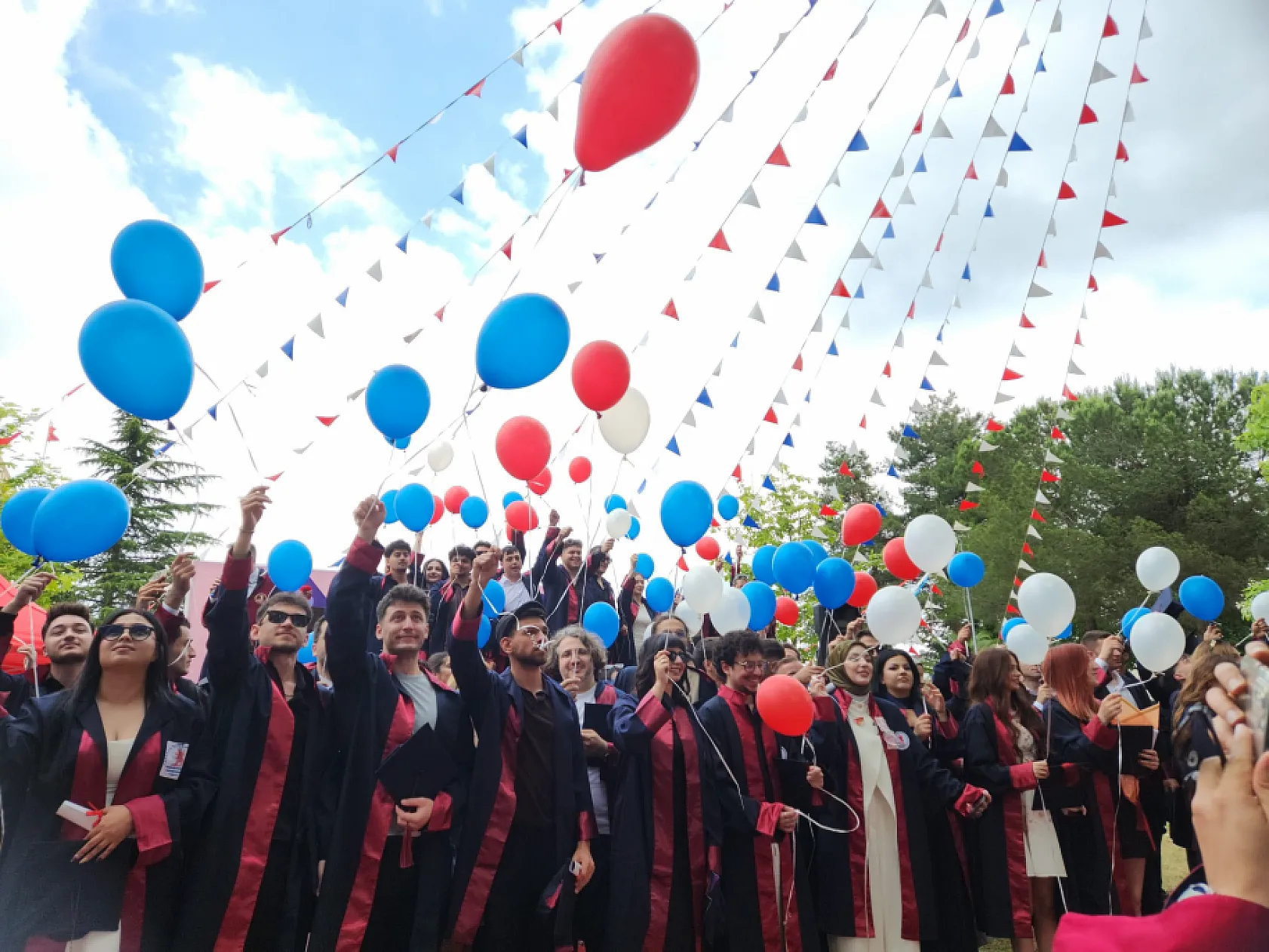 OMÜ'de 2025-2026 Akademik Yılı Mezuniyet Töreni Gerçekleştirildi