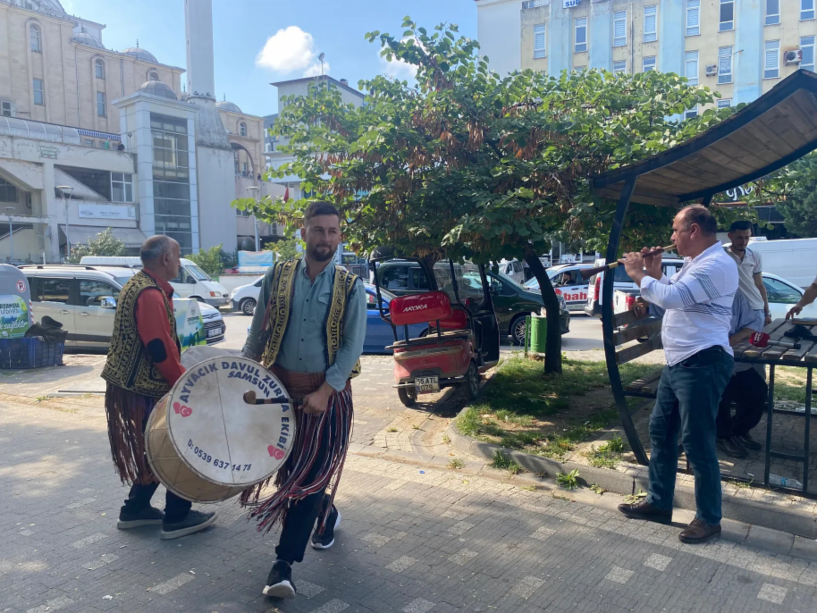 Samsun geleneği, bir davul, bir zurna