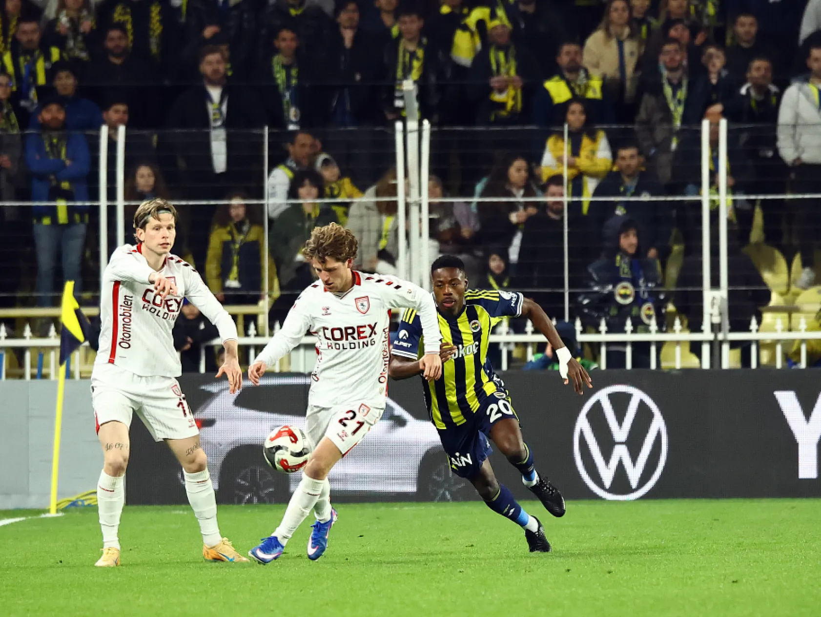 İlk yarı tamamlandı | Kadıköy'de gol düellosu! Samsunspor iki kez öne geçti