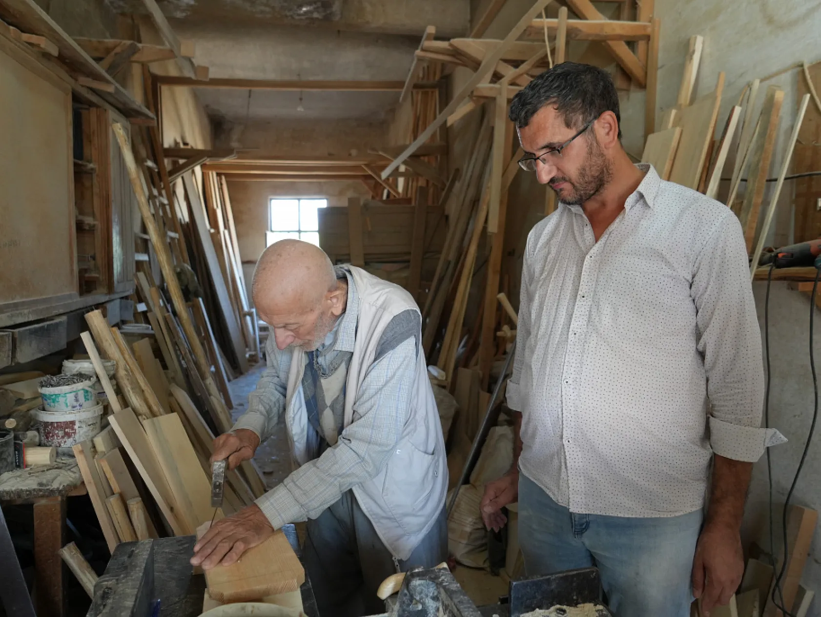 70 yıllık meslek aşkı: 90 yaşında hala ahşaba şekil veriyor