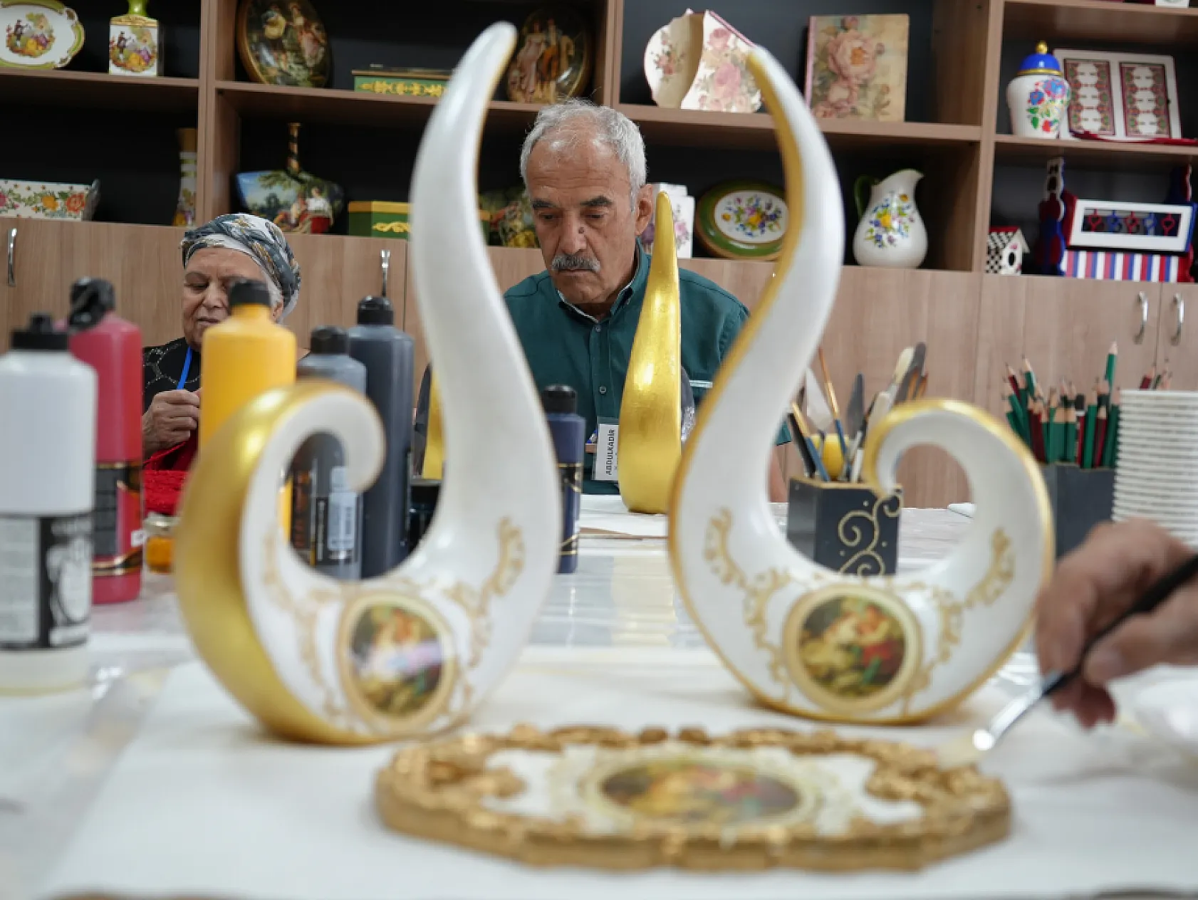 Alzaymır hastaları el sanatlarıyla sosyalleşiyor