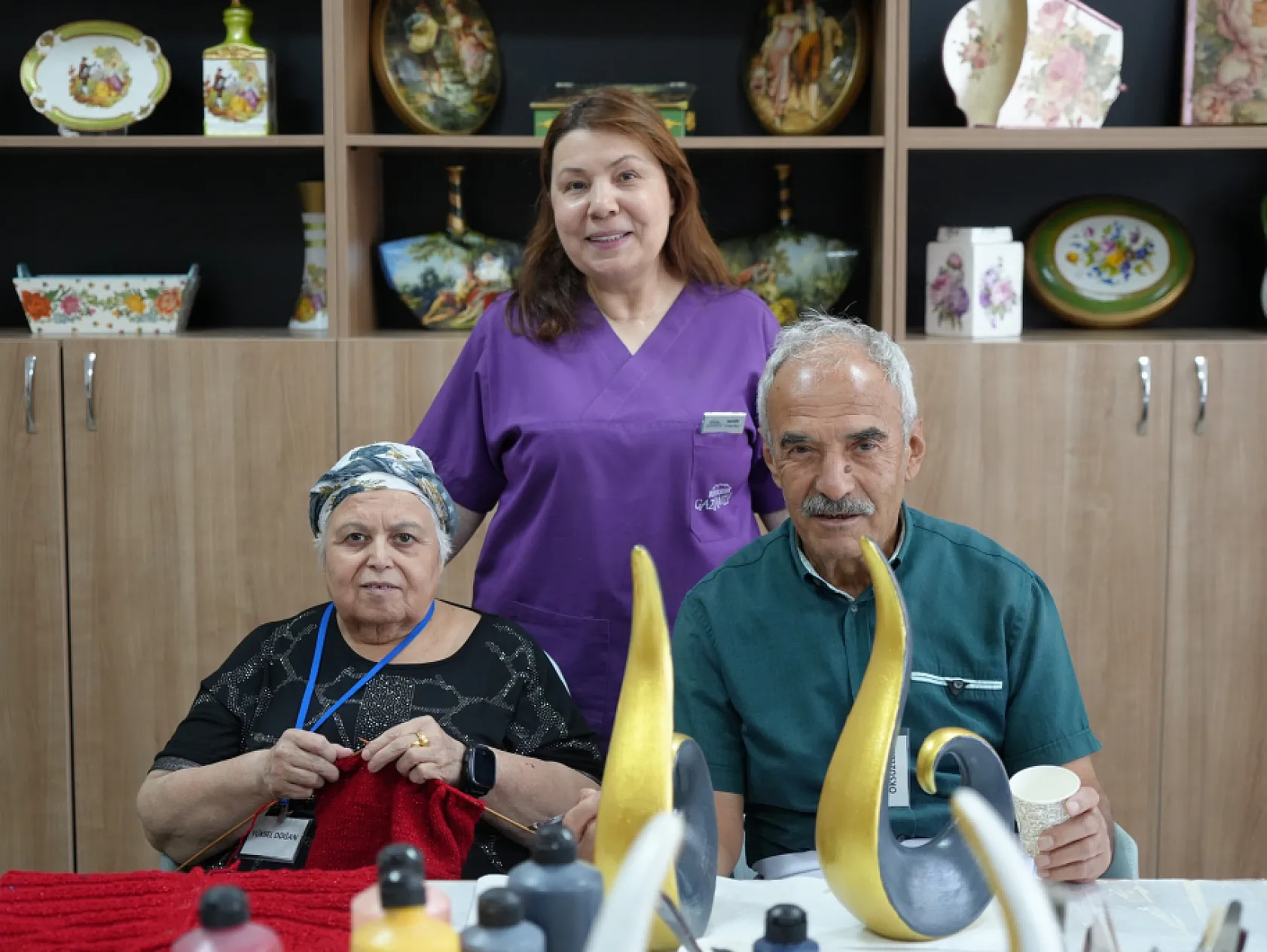 Alzaymır hastaları el sanatlarıyla sosyalleşiyor