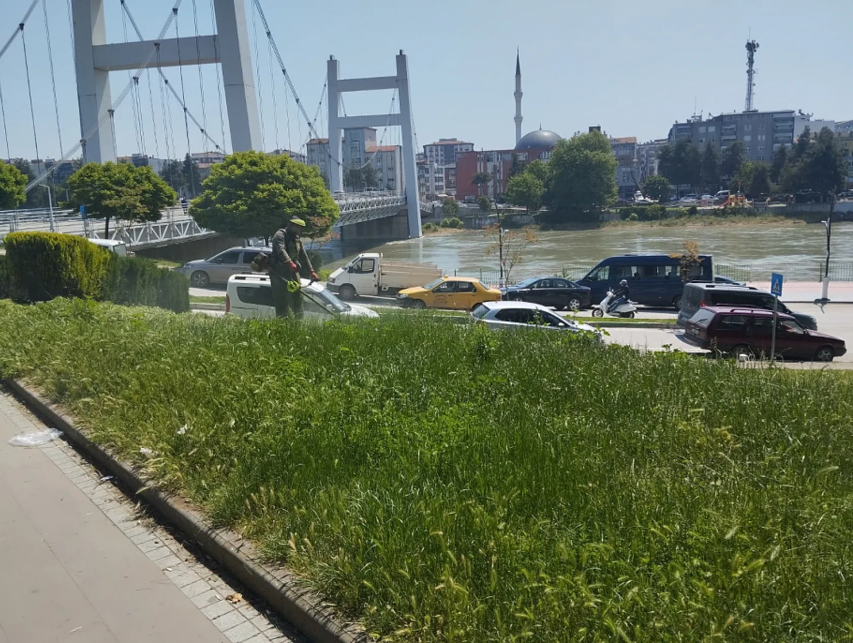 Çarşamba'da çevre düzenleme çalışmaları:  Park, bahçe ve caddeler yaza hazırlanıyor