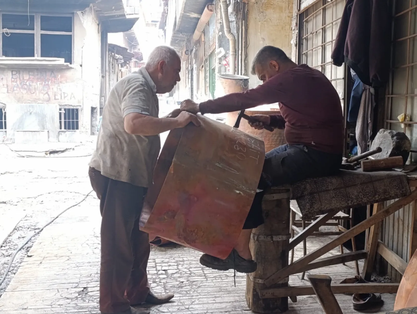 Asırlık meslekler son ustaların ellerinde yaşatılıyor