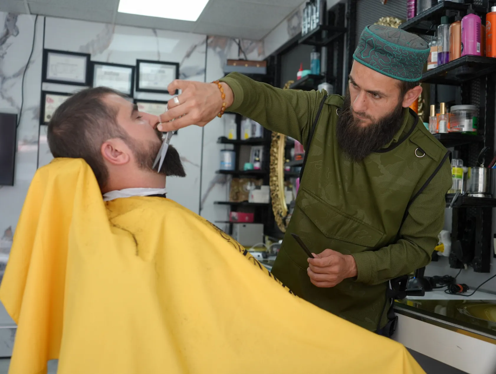 Takke ve sakalıyla katıldığı yarışmada Dünya Şampiyonu oldu