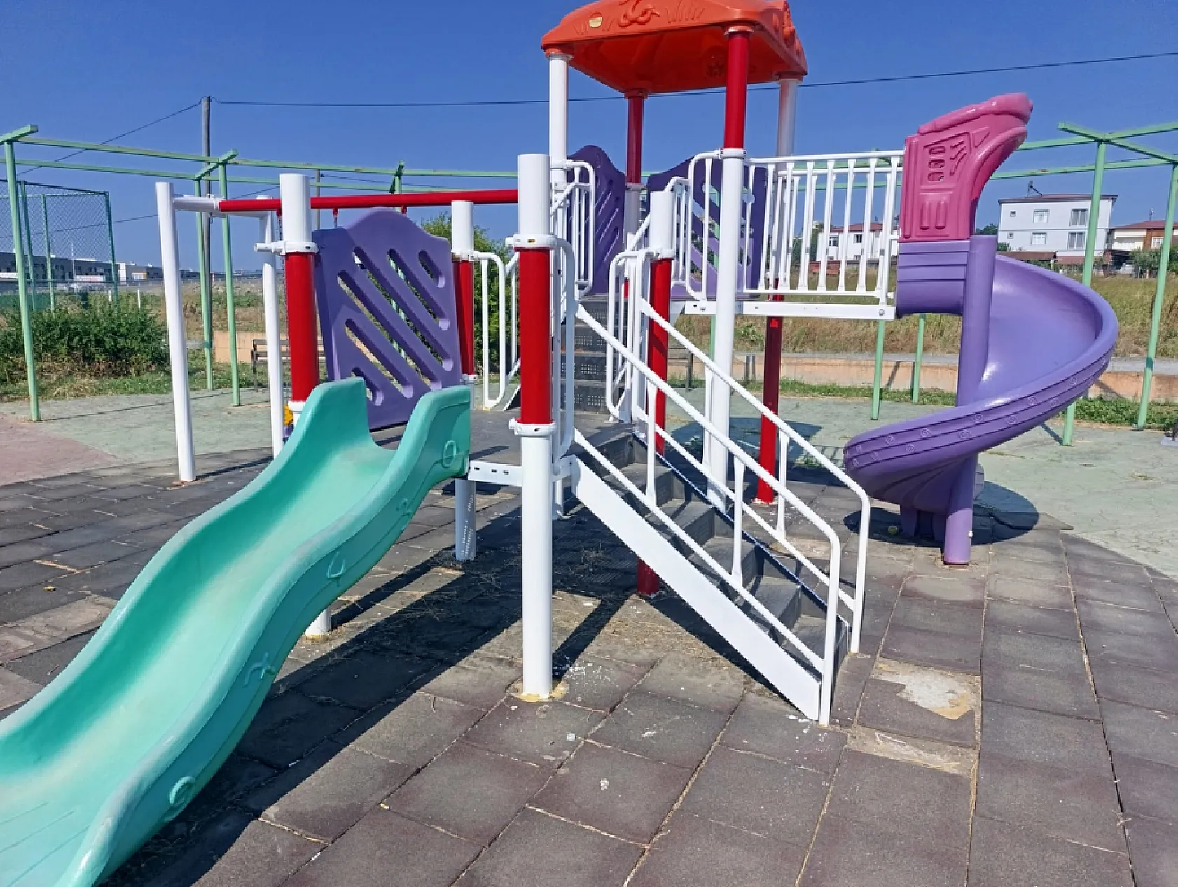 İlkadım'ın Parklarına Kırmızı Beyaz Dokunuş