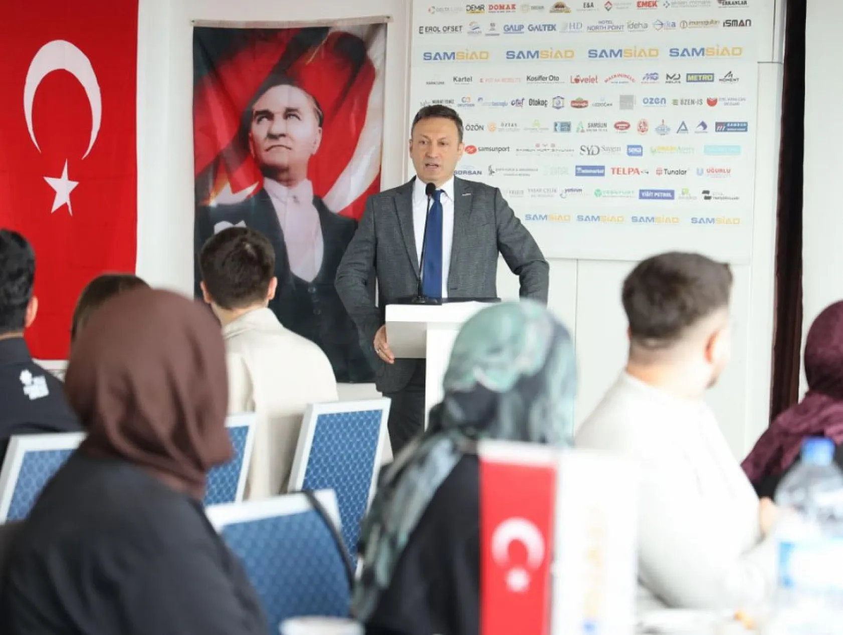 Samsun'da geleceğin liderleri masada!