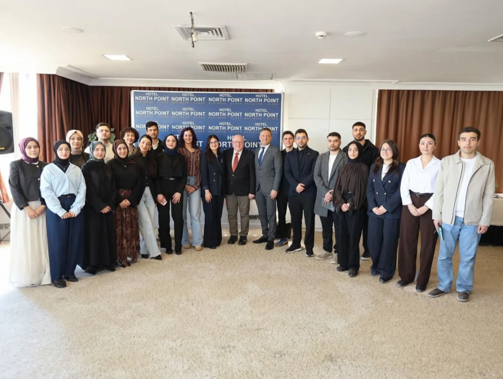 Samsun'da geleceğin liderleri masada!