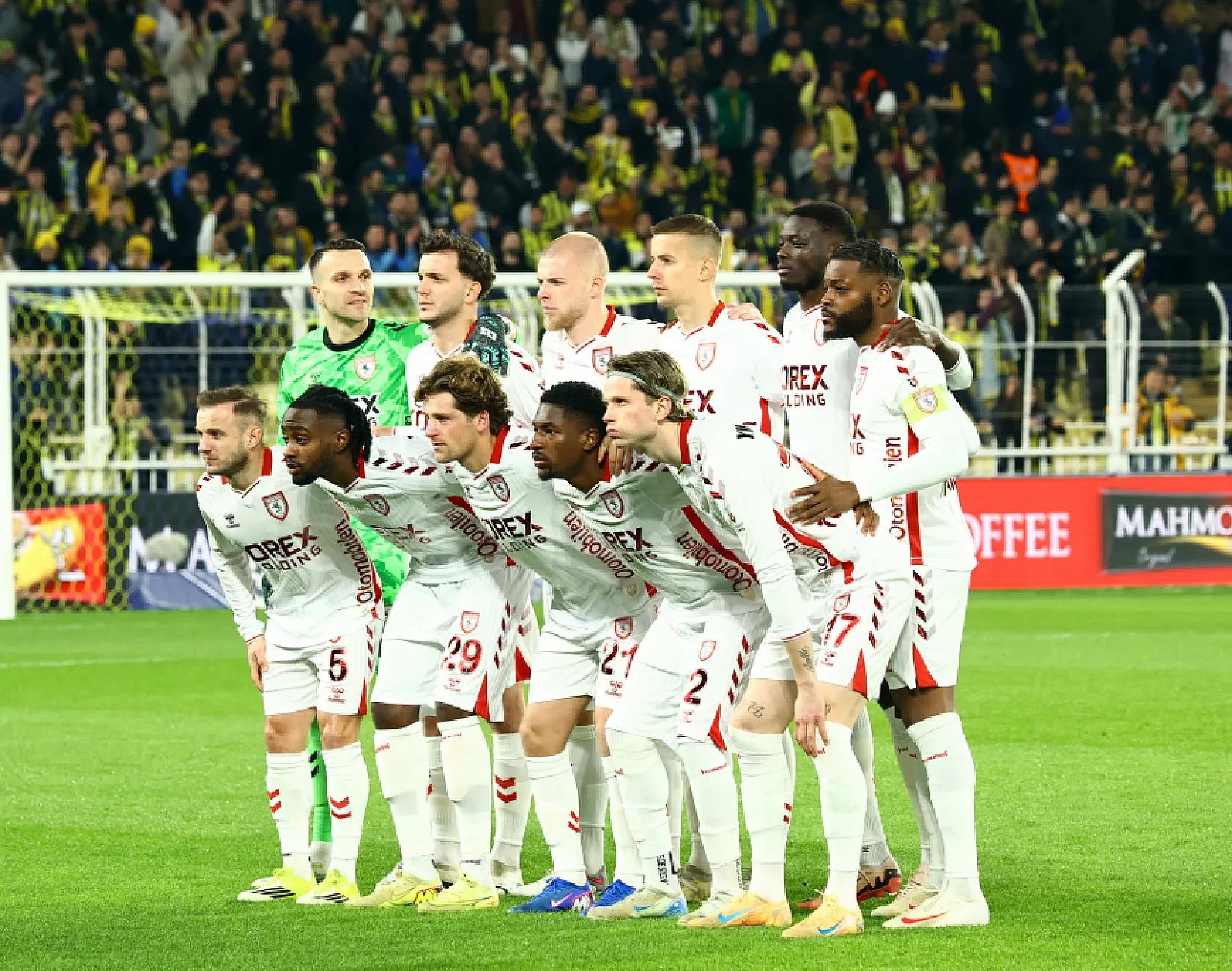 İlk yarı tamamlandı | Kadıköy'de gol düellosu! Samsunspor iki kez öne geçti