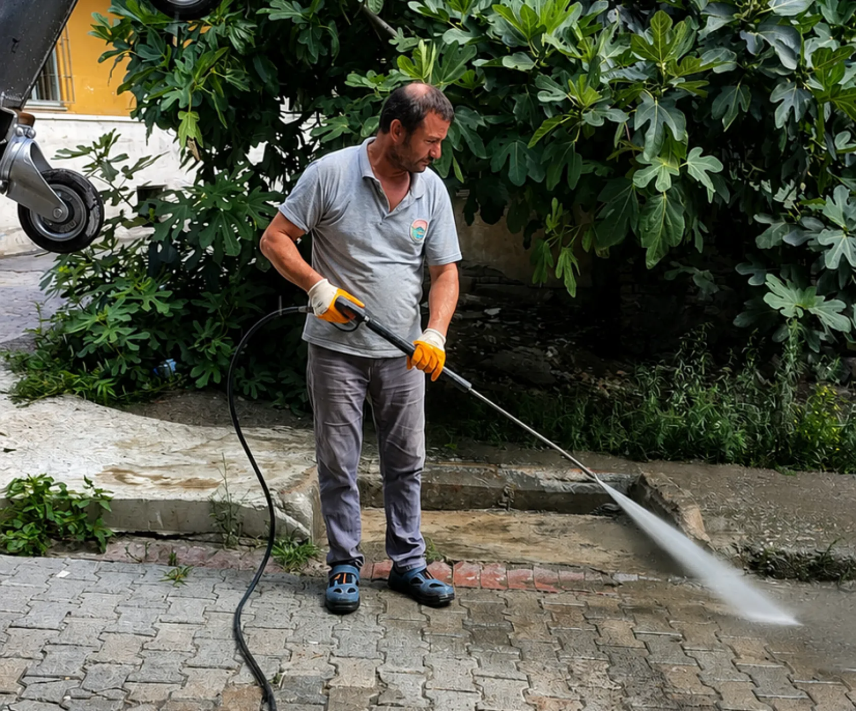 İlkadım'da çöp konteynerleri düzenli dezenfekte ediliyor