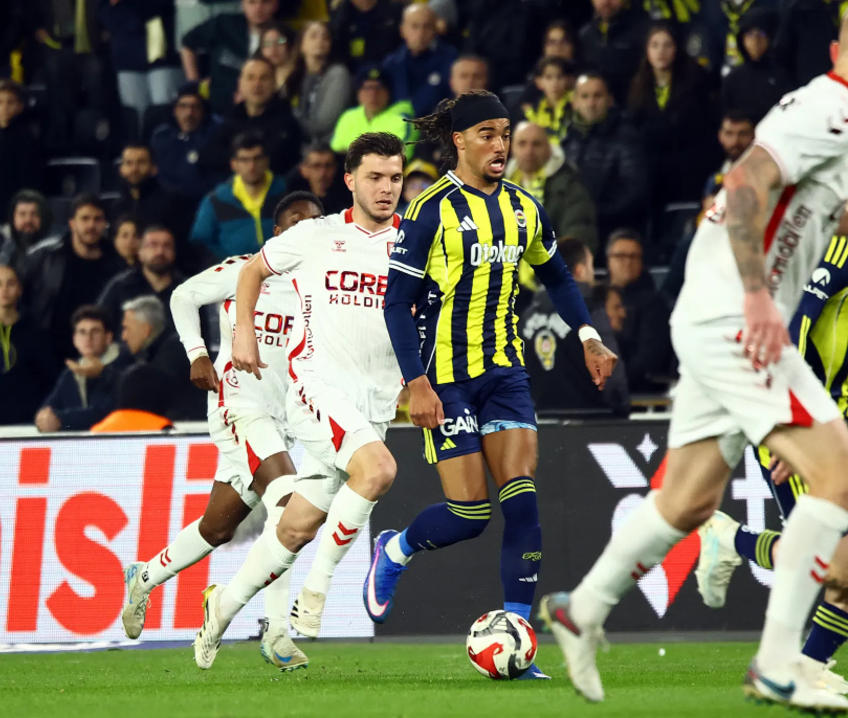 İlk yarı tamamlandı | Kadıköy'de gol düellosu! Samsunspor iki kez öne geçti