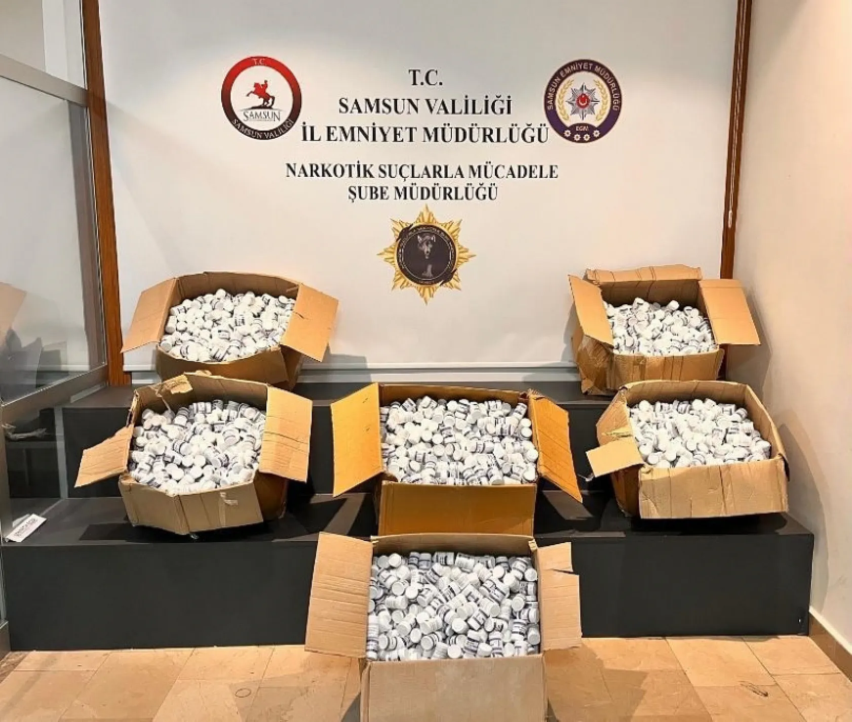 Samsun'da anne - oğulun evine narkotik baskını!