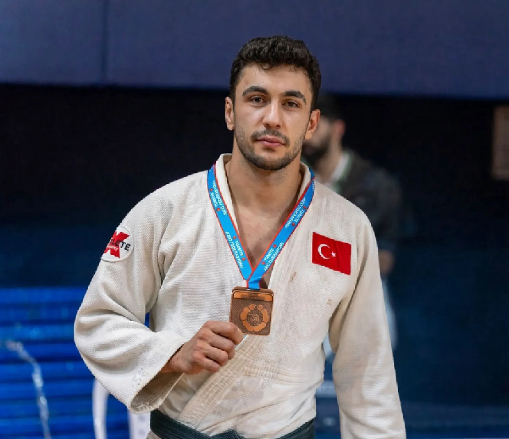 OMÜ'lü milli sporcudan çifte gurur
