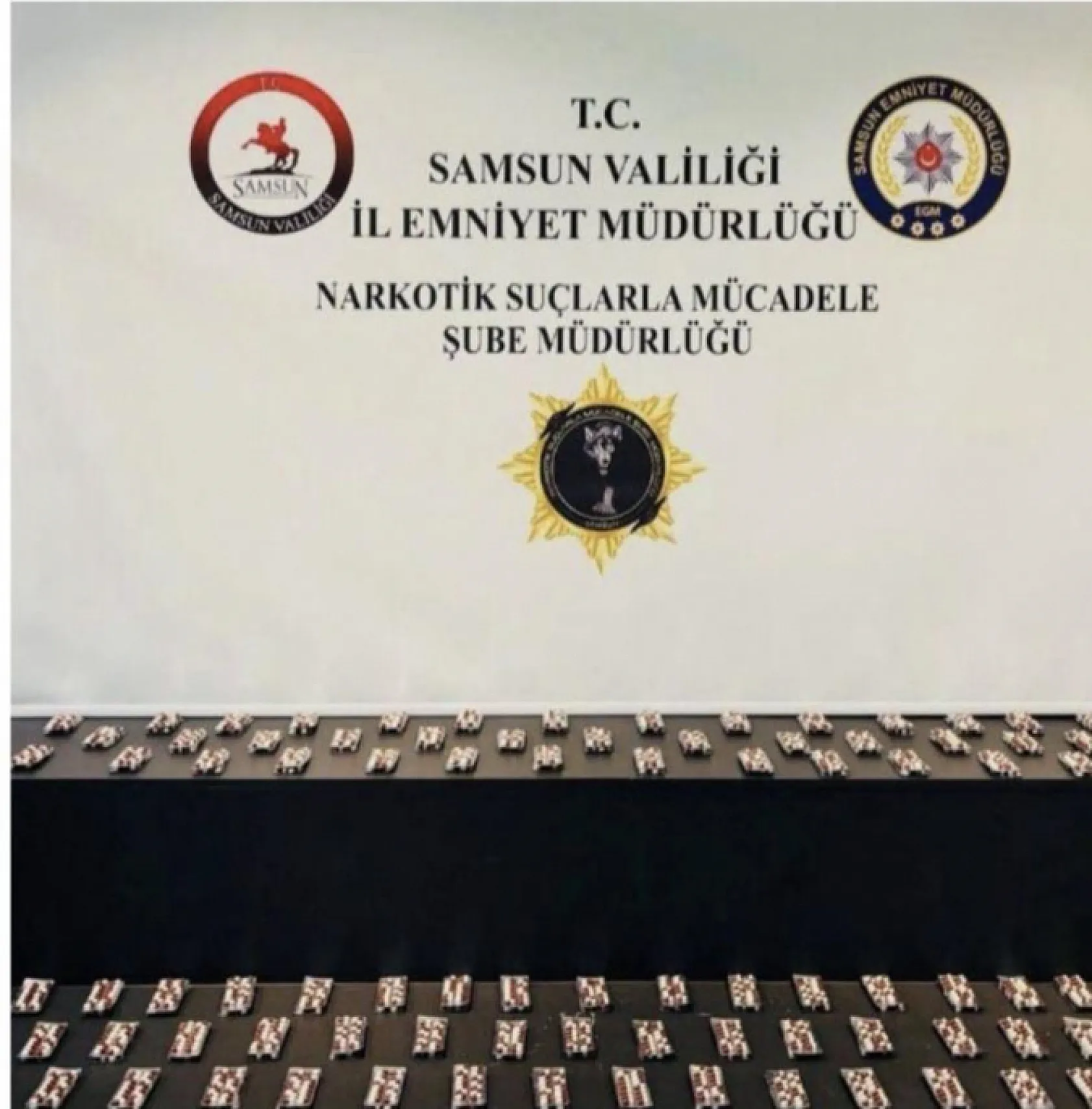 Kapılar açıldı, zehir ortaya çıktı:Litrelerce uyuşturucu ele geçirildi