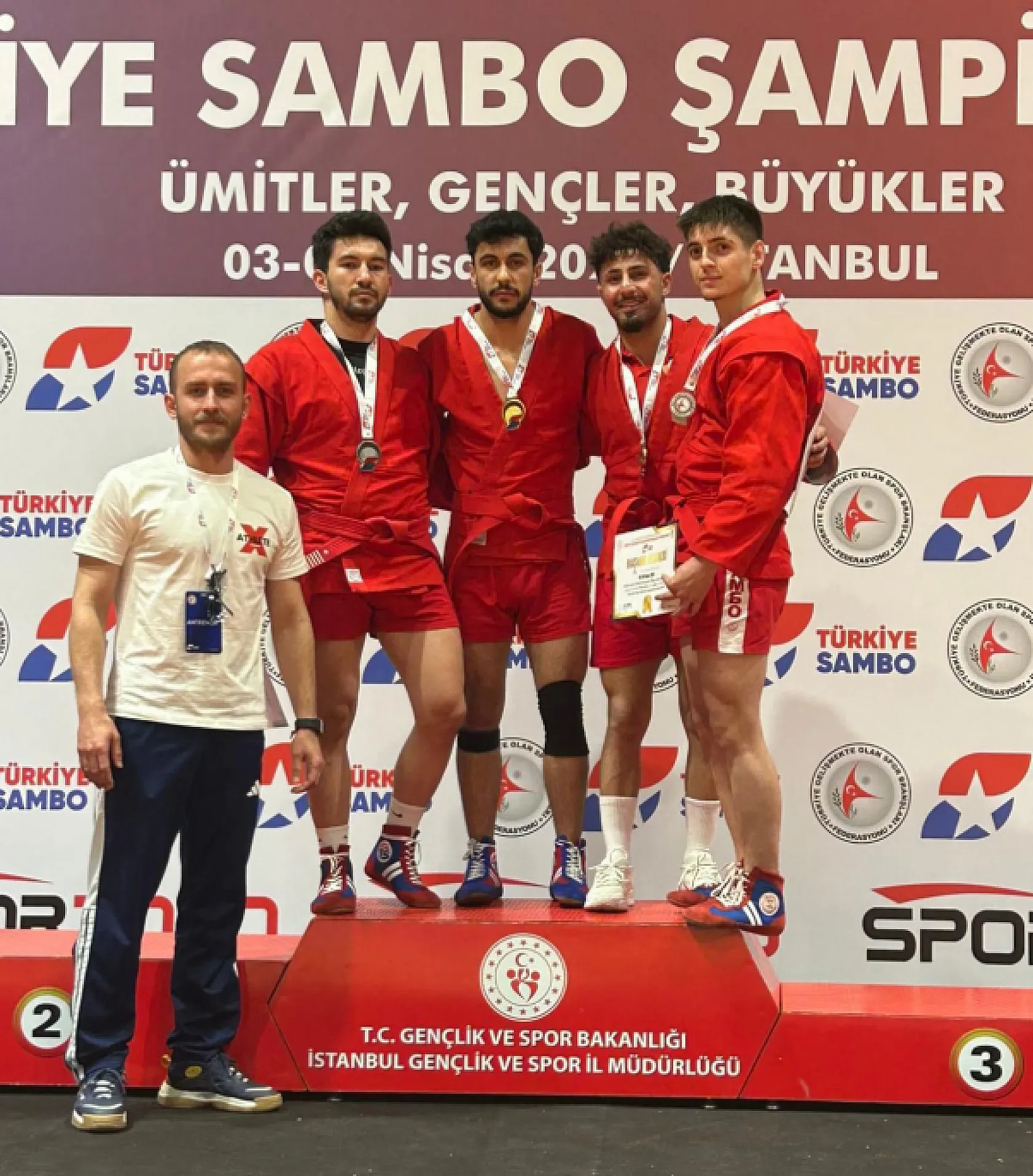 OMÜ'lü milli sporcudan çifte gurur