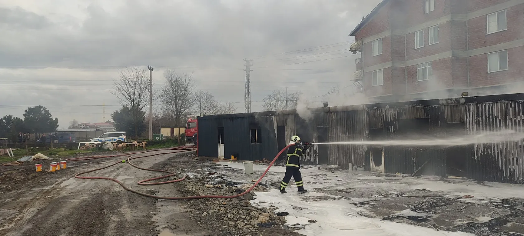 Samsun'da şantiye deposunda yangın