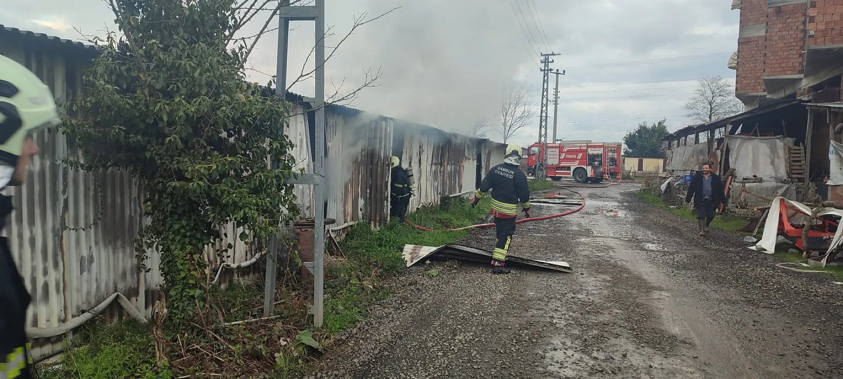 Samsun'da şantiye deposunda yangın