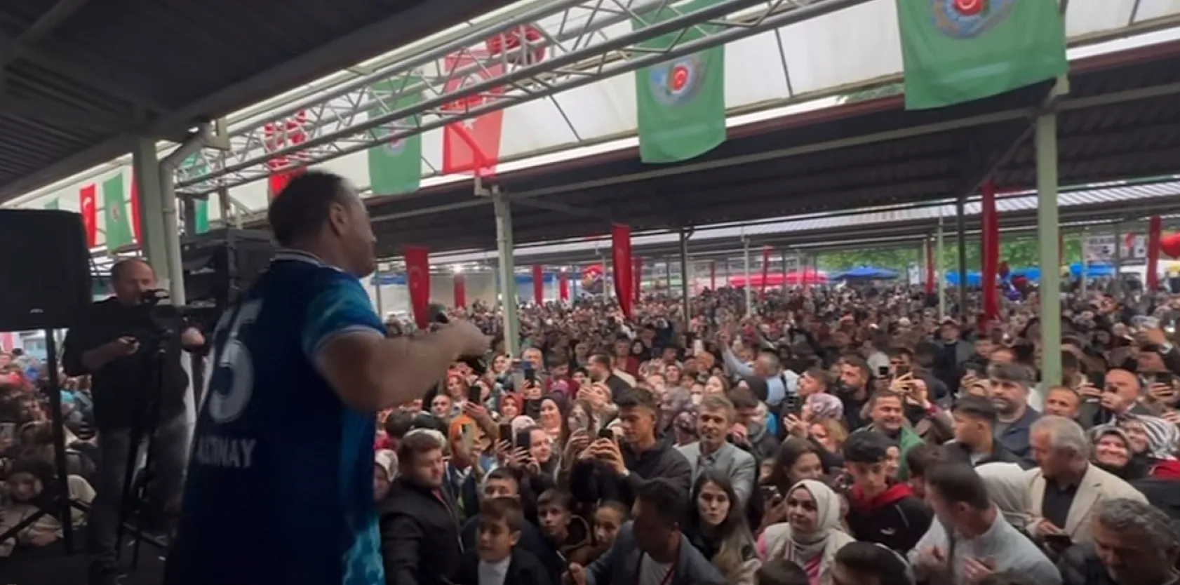 Kağıt ve Yıldızdoğan büyüledi