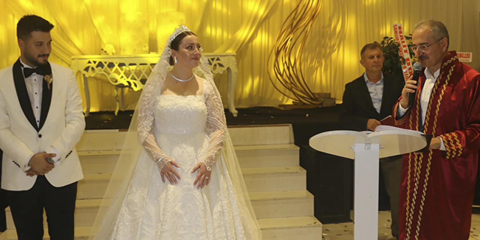 Çarşamba'da 959 çift 'EVET' dedi