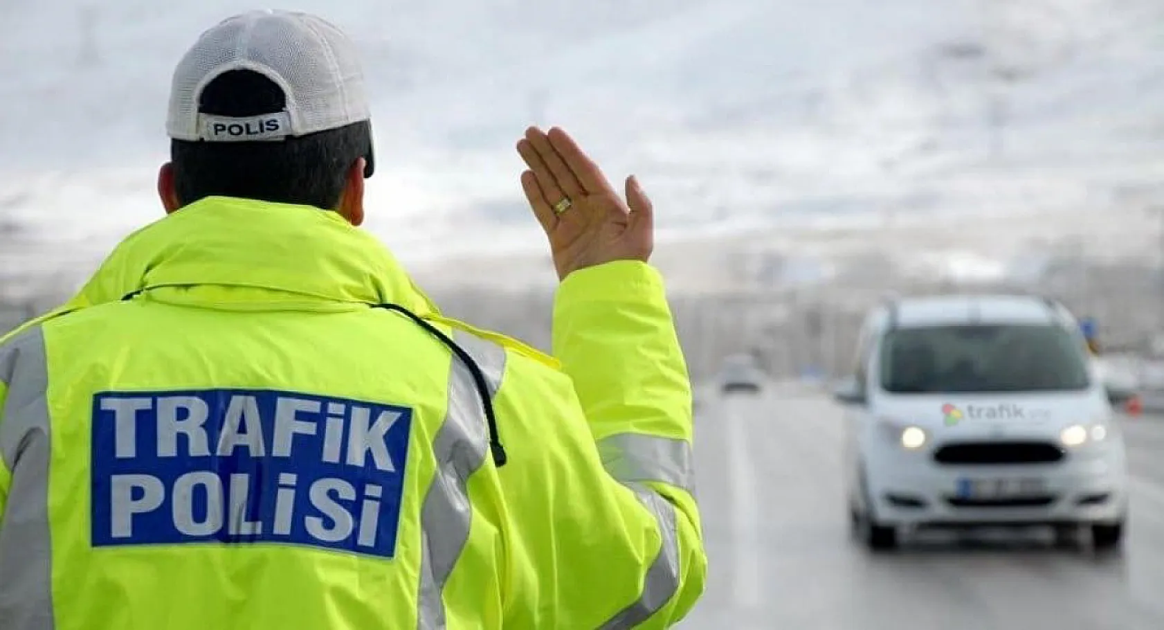 2026 Bayram Trafiği Önlemleri: Sivil Polisler Otobüslerde, Drone'lar Havada!