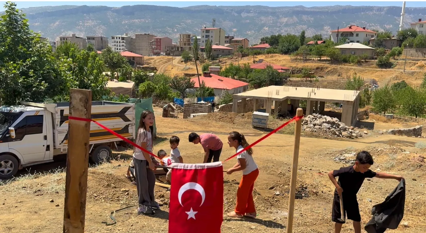 Derecikli çocuklardan park çağrısı