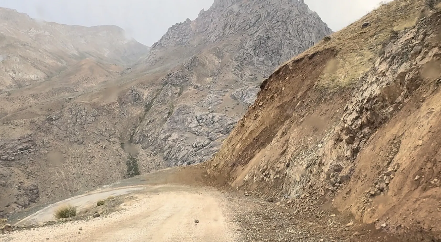 3 bin 500 rakımlı Sat Gölleri'ne anlamlı yolculuk: 22 doğasever Hakkari'nin saklı cennetinde buluştu