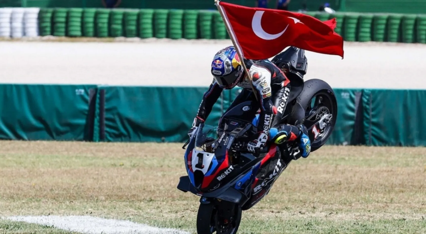 Toprak Razgatlıoğlu, İspanya'da cumartesi günü 3'üncü dünya şampiyonluğunu ilan edebilir