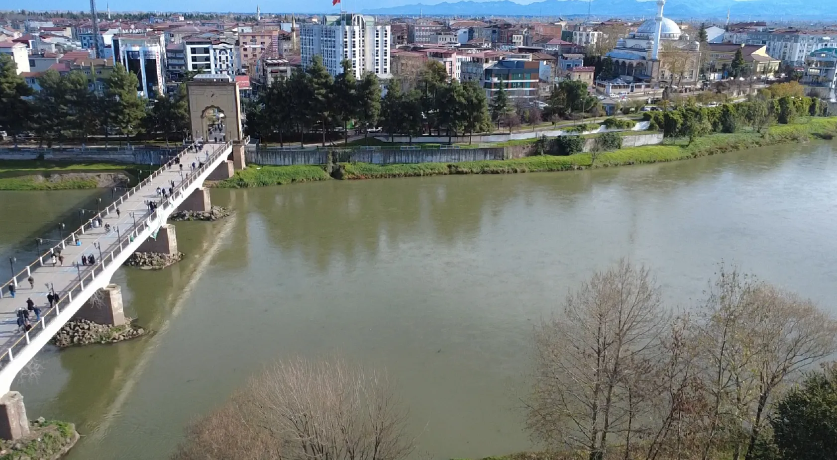 Yeşilırmak Nehri eski su seviyesine ulaştı