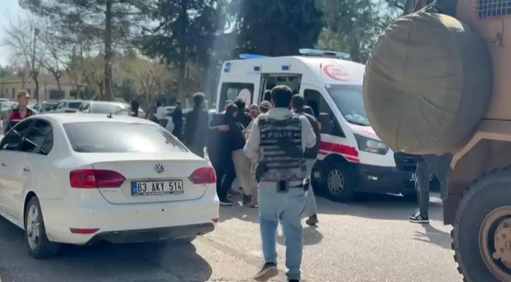 Lisede silahlı saldırı: 13 öğrenci yaralandı