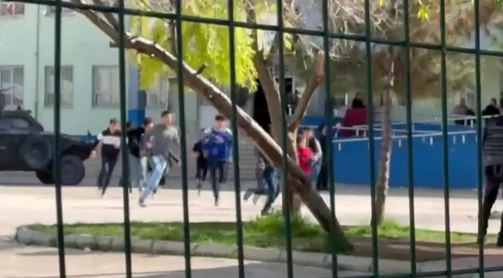 Lisede silahlı saldırı: 13 öğrenci yaralandı
