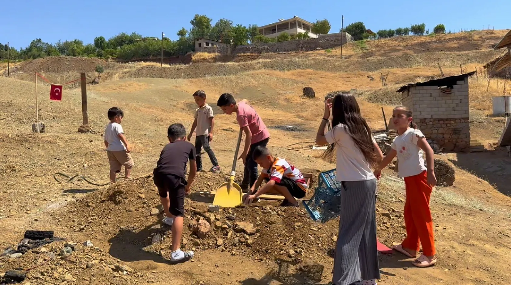 Derecikli çocuklardan park çağrısı