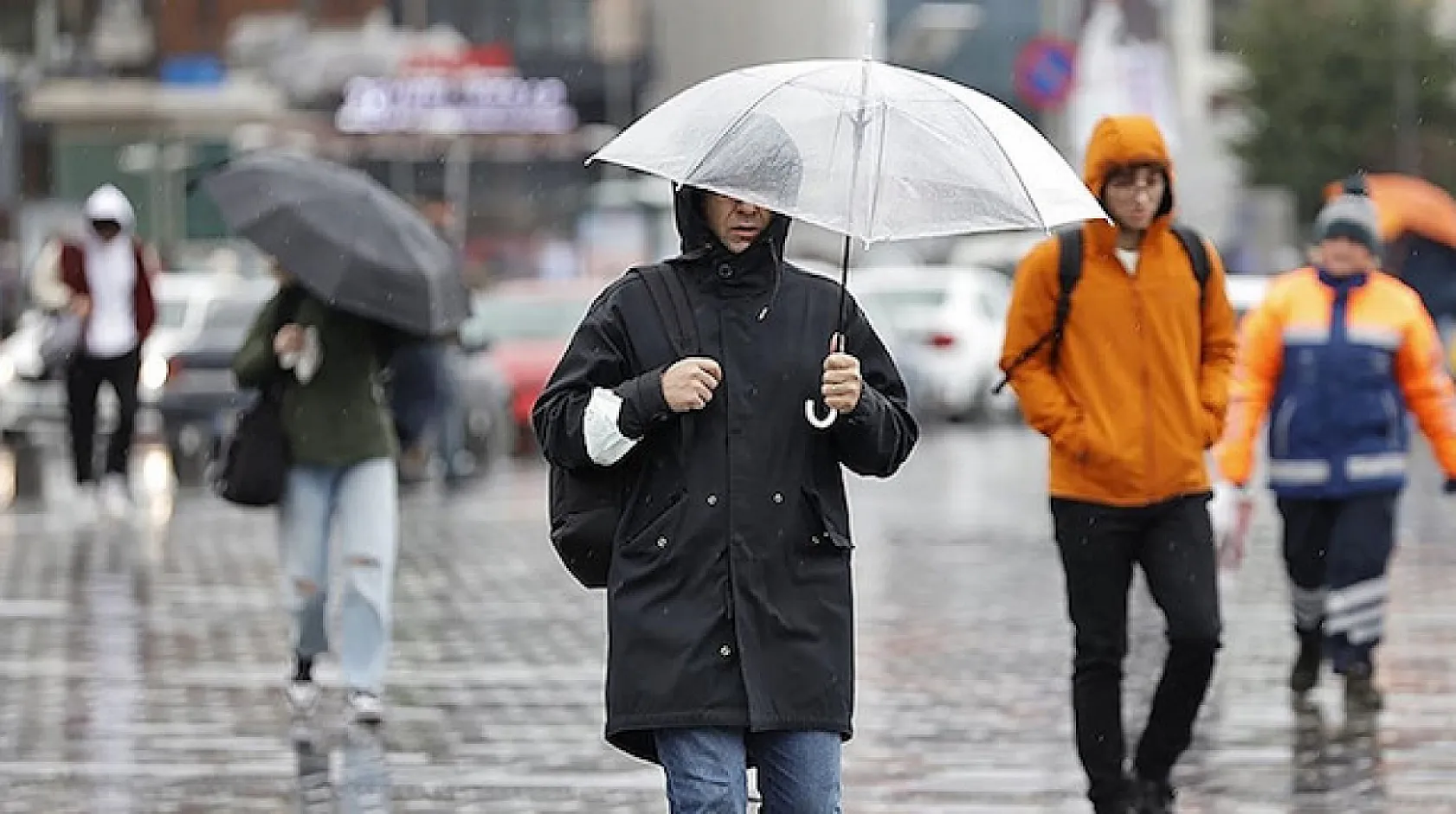 Meteoroloji Uyardı: İstanbul Dahil 9 İlde Sağanak Yağış Bekleniyor