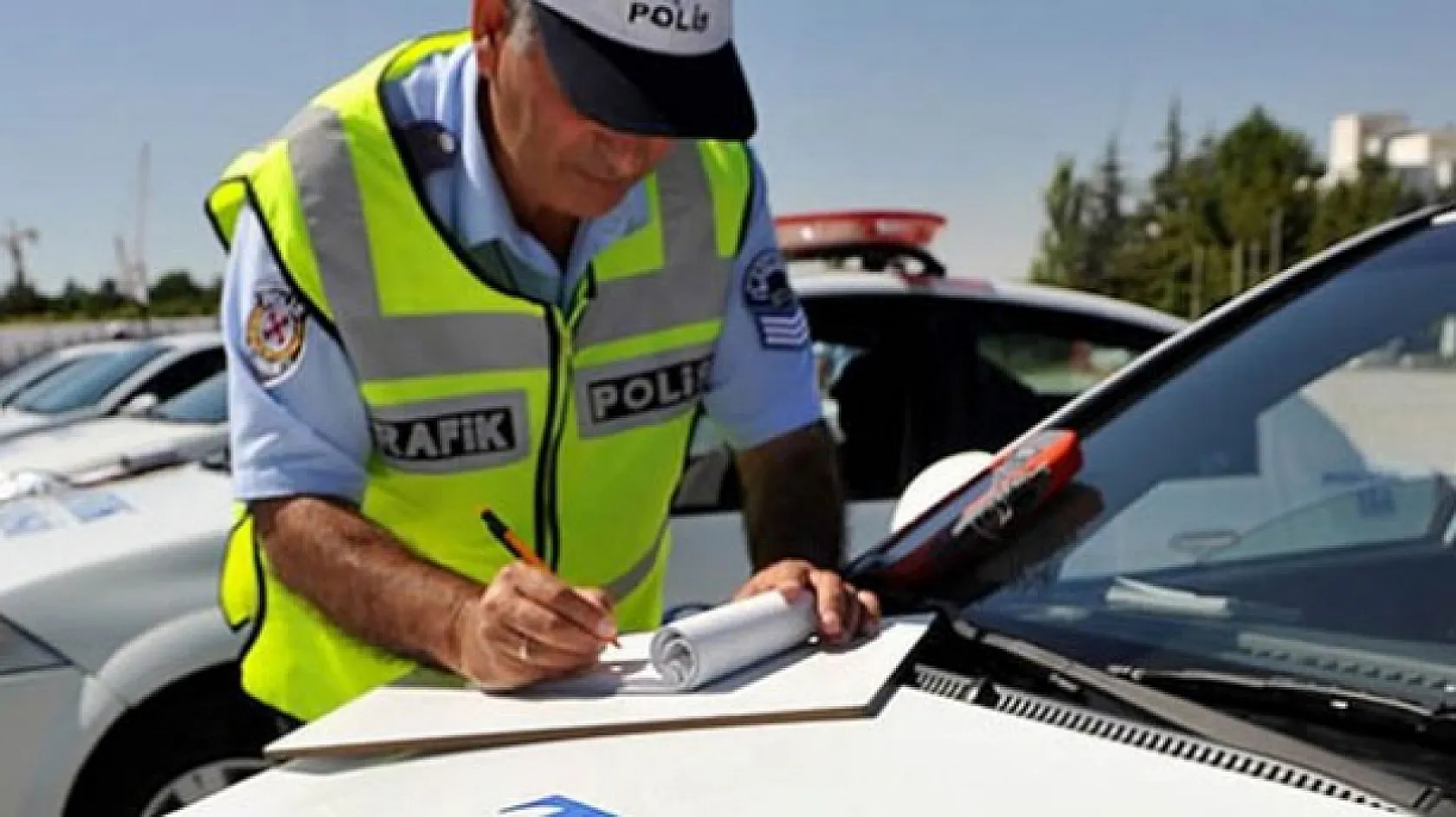 Hız sınırını aşan sürücülere büyük ceza geliyor